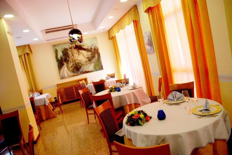 Hotel San Giacomo Monteprandone Bagian luar foto