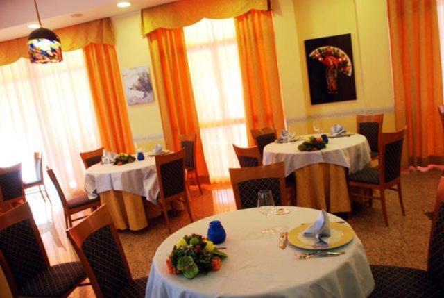 Hotel San Giacomo Monteprandone Bagian luar foto