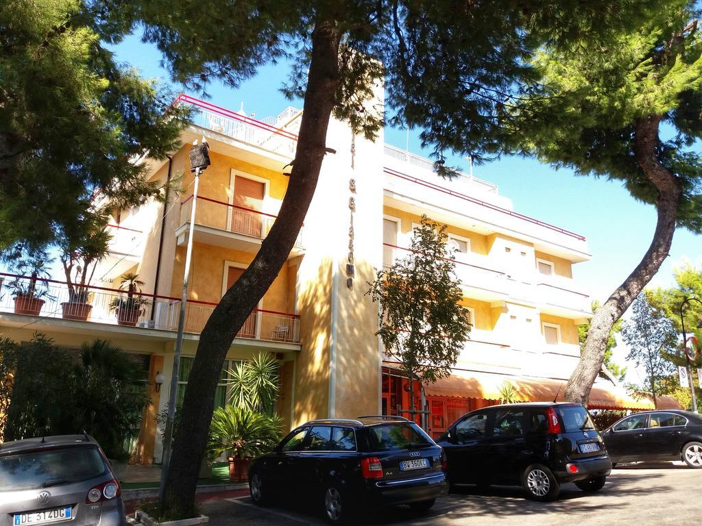 Hotel San Giacomo Monteprandone Bagian luar foto
